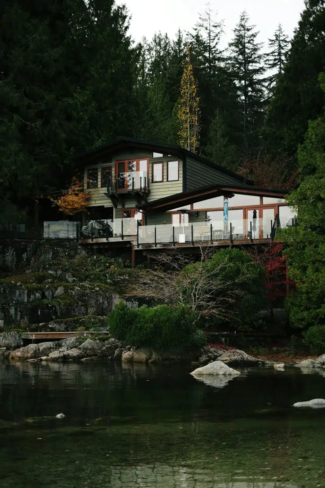 Quietcations 2026: onde o silêncio encontra o luxo e a sua paz de espírito 1 Casa moderna em meio a uma floresta