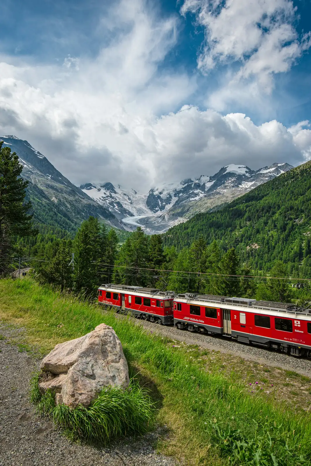 Quanto custa viajar para a Suíça em 2026: do chocolate ao luxo silencioso 2 Interior de trem de luxo na Suíça