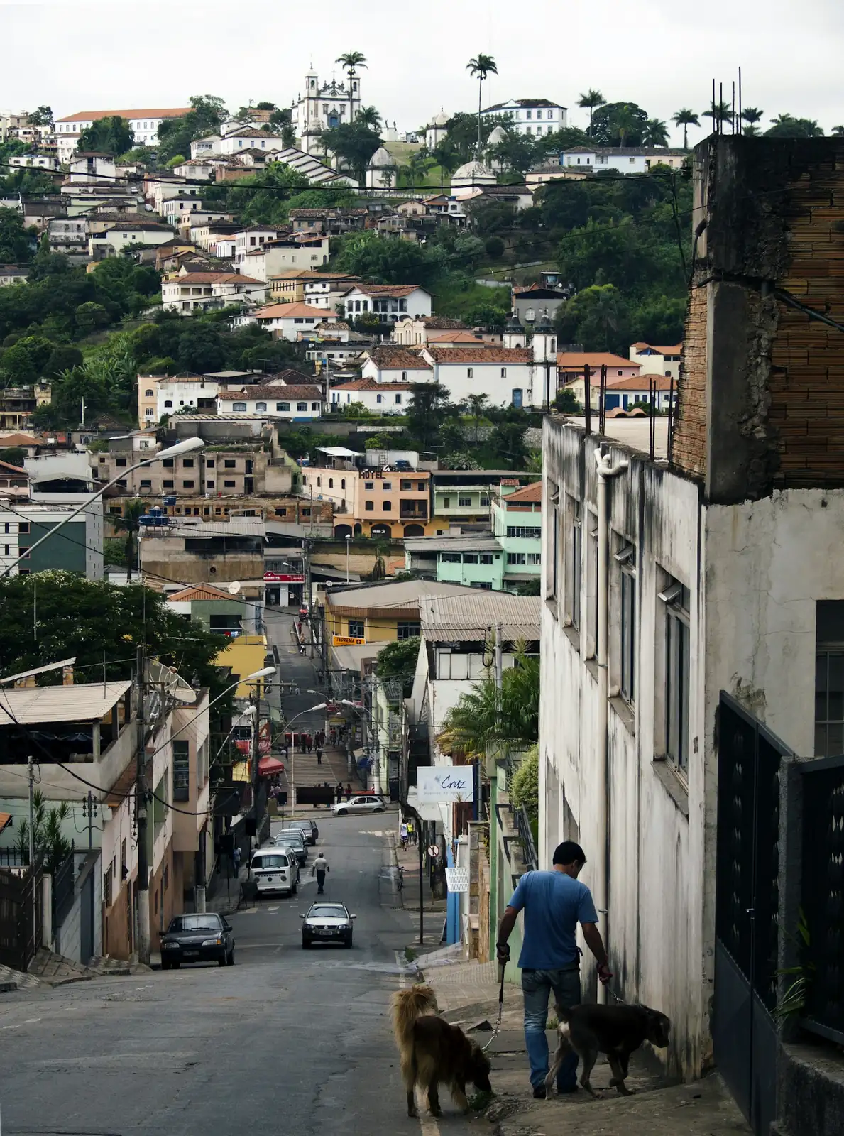 Minas Gerais em 2026: O Destino Brasileiro que Bombou (e Por Quê) 2 Paisagem de montanhas em Minas Gerais
